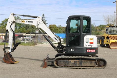 2011 bobcat e45 mini excavator|bobcat e45 lifting capacity.